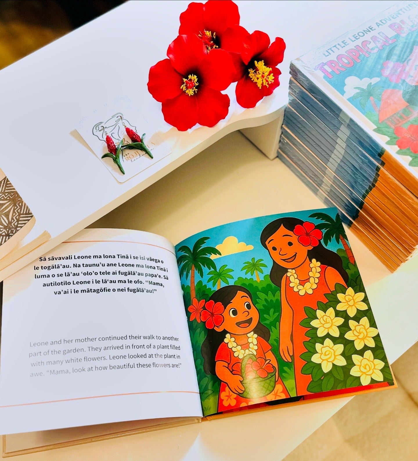 Tropical Blooms (Sāmoan & English)