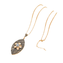 Load image into Gallery viewer, Sianatu Necklace Set
