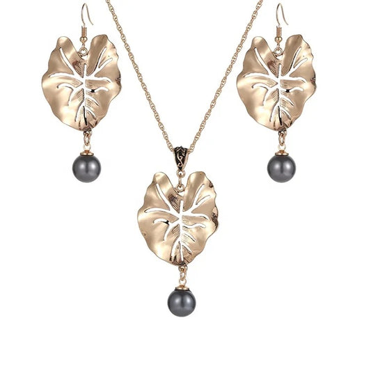 Leala Necklace Set