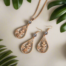Load image into Gallery viewer, Honu Necklace Set
