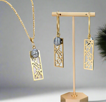 Load image into Gallery viewer, Honu Freshwater Pearl Set

