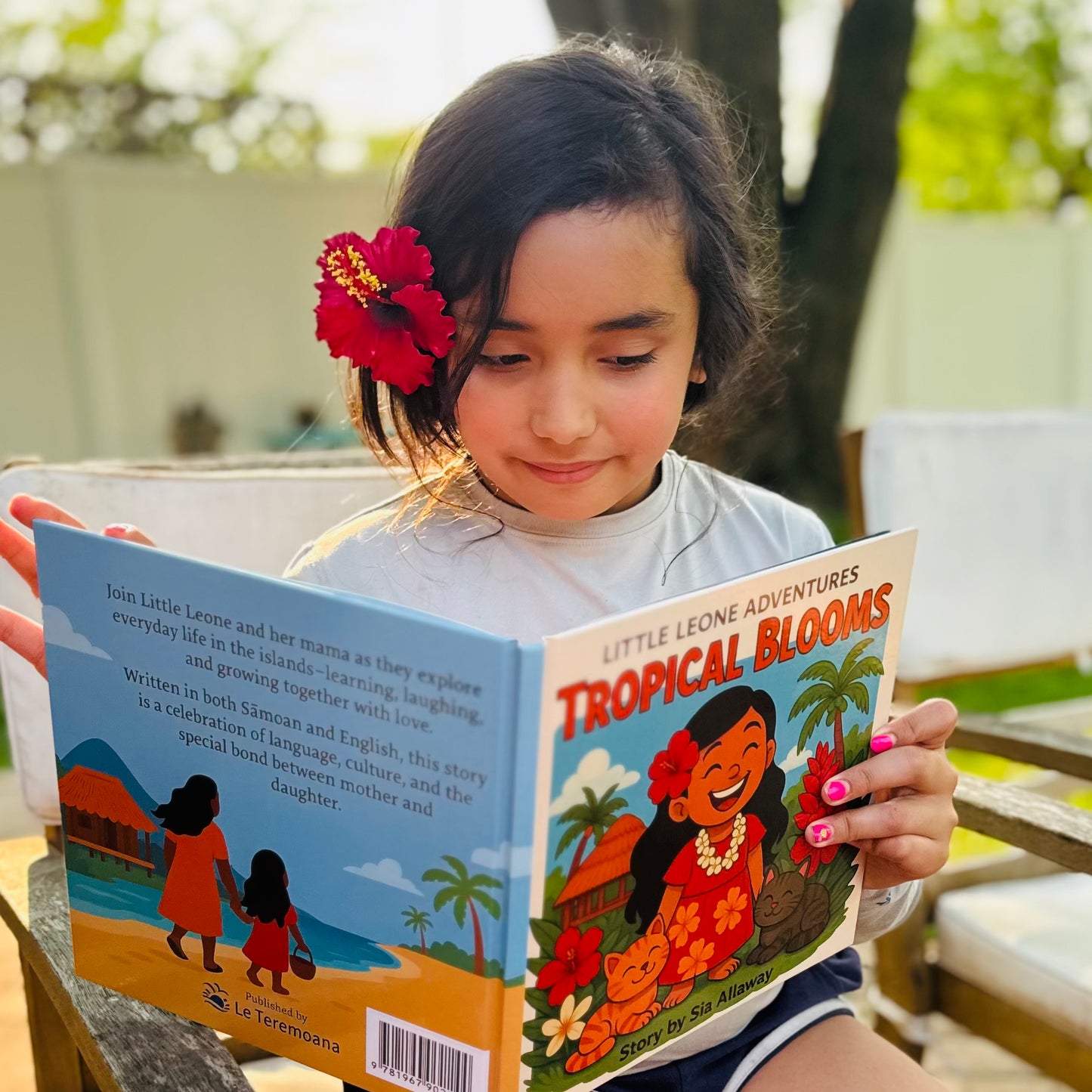 Tropical Blooms (Sāmoan & English)