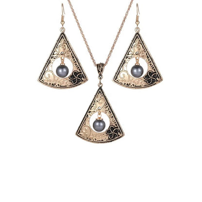 Nainoa Necklace Set