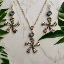 Load image into Gallery viewer, Alaivailahi Necklace Set
