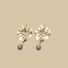 Load image into Gallery viewer, Leala Necklace Set
