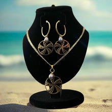Load image into Gallery viewer, Oriana Necklace Set
