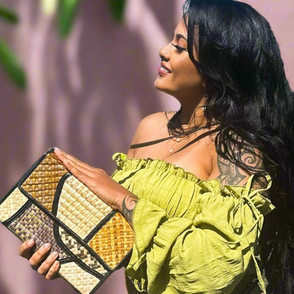Ato Laufala Clutch